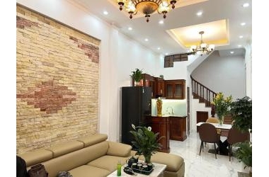 Nhà Láng Thượng cung điện trần gian 5 tầng lừng lững mang đồ ở ngay
